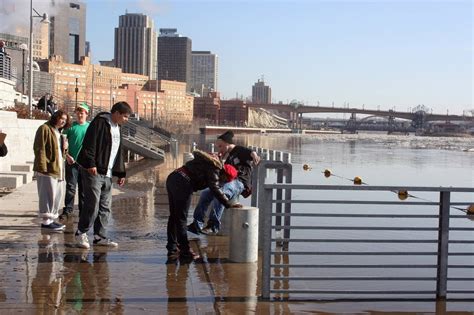 St. Paul to close Water Street, some city parks ahead of expected flooding